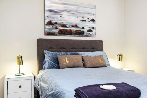 Ainslie Roberts Drive Retreat - Stays Accommodation 6