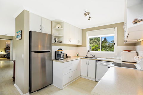 Ainslie Roberts Drive Retreat - Stays Accommodation 3