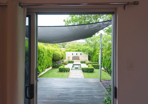 S T U D I O 22 Peaceful Retreat With Garden Views - Stayed 12