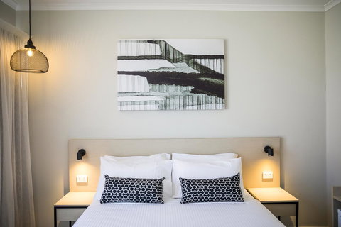 Nightcap At Finsbury Hotel - Stays Accommodation 24