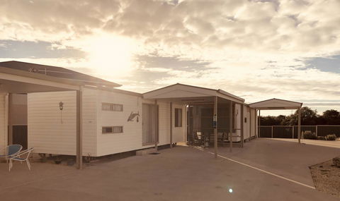 Rocks Retreat Cabin - Dolphin - Stays Accommodation 2