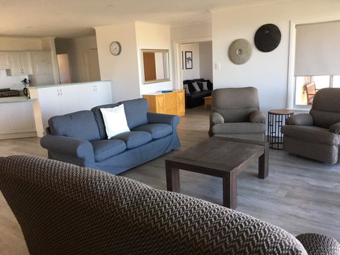Emu Bay Holiday Homes - Stayed 30