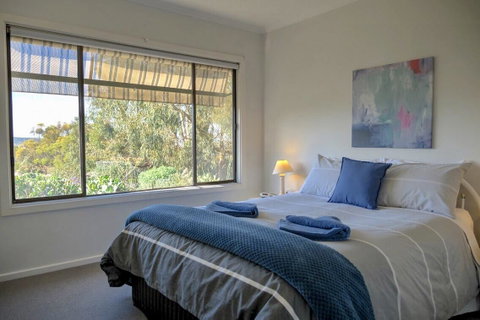 Emu Bay Holiday Homes - Stayed 5