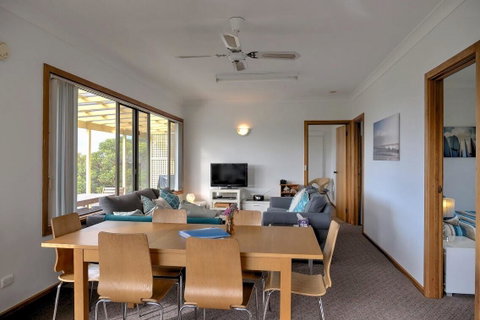 Emu Bay Holiday Homes - Stayed 10