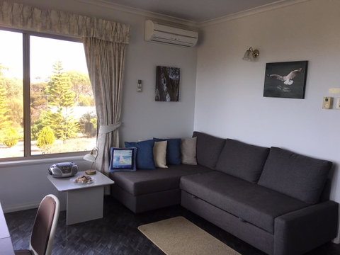 Emu Bay Holiday Homes - Stayed 37