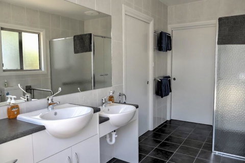 Emu Bay Holiday Homes - Stayed 14