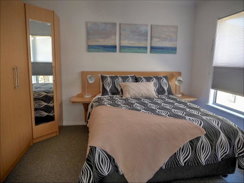 Emu Bay Holiday Homes - Stayed 16