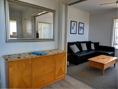 Emu Bay Holiday Homes - Stayed 24