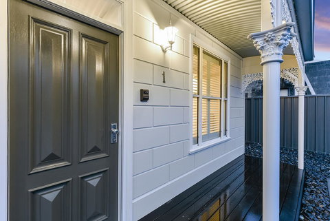 Aloha Central Luxury Apartments - Stayed 22