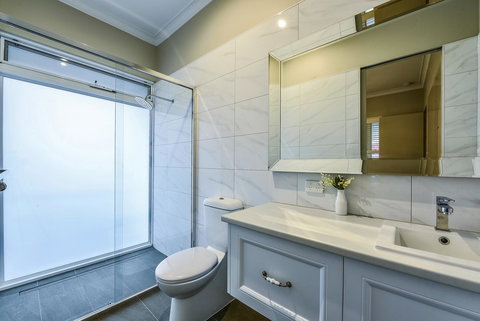 Aloha Central Luxury Apartments - Stayed 16