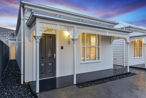 Aloha Central Luxury Apartments - Stayed 2