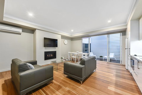 Aloha Central Luxury Apartments - Stayed 6