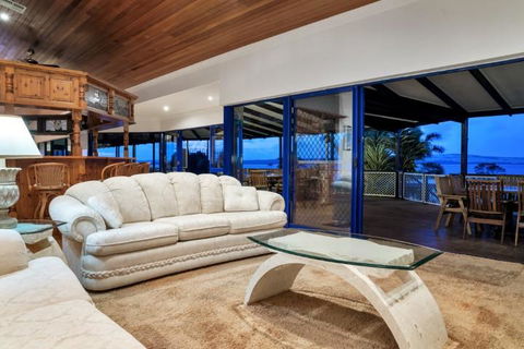 Doyles On The Bay - Stayed 16