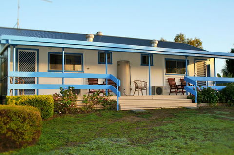 Baudin Beach Apartments - Stays Accommodation 3