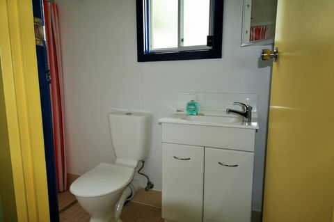 Baudin Beach Apartments - Stays Accommodation 7