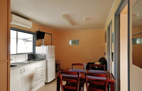 Baudin Beach Apartments - Stays Accommodation 12