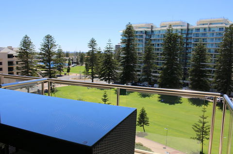Beachside Luxury Getaway In Glenelg - Stayed 14