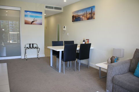 Beachside Luxury Getaway In Glenelg - Stayed 5