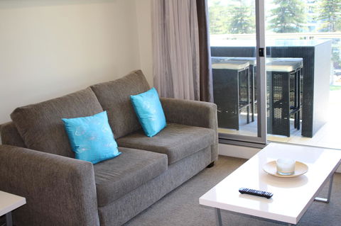 Beachside Luxury Getaway In Glenelg - Stayed 8