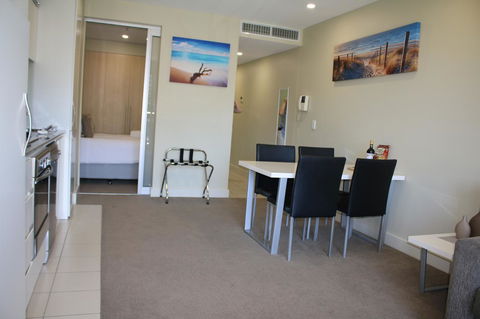 Beachside Luxury Getaway In Glenelg - Stayed 4