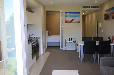 Beachside Luxury Getaway In Glenelg - Stayed 7