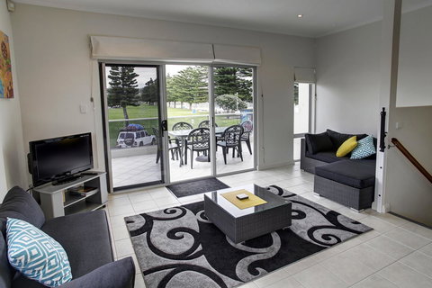 Tasman Beachside Apartment - Stayed 4