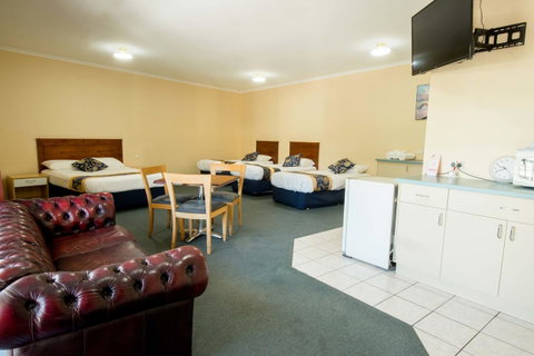 Jacksons Motor Inn - Stayed 25