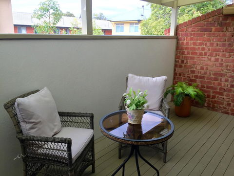 Superb Townhouse In North Adelaide - Stayed 16