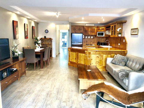 Superb Townhouse In North Adelaide - Stayed 0
