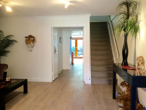 Superb Townhouse In North Adelaide - Stayed 19