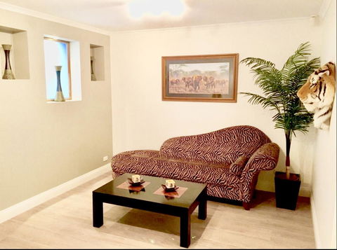 Superb Townhouse In North Adelaide - Stayed 8