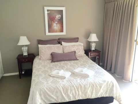 Superb Townhouse In North Adelaide - Stayed 17