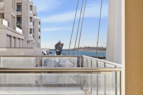 Glenelg Seaside Apartment - Stayed 0