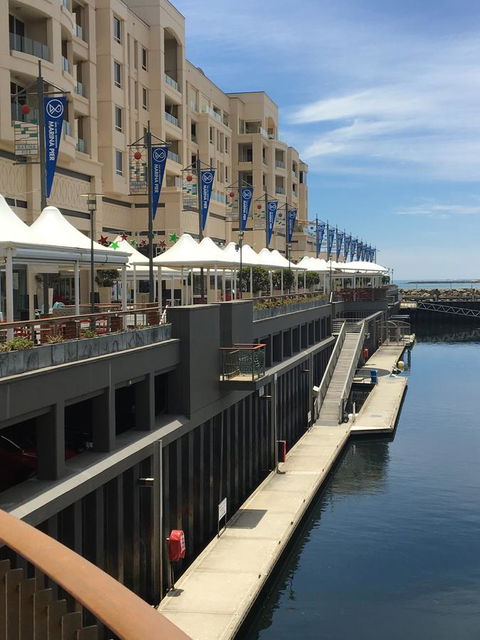 Glenelg Seaside Apartment - Stayed 3