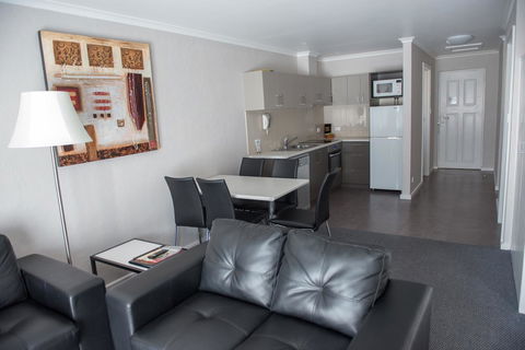 Arkana Motor Inn & Terrace Apartments - Stayed 24