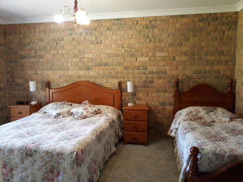 Acacia Apartments - Stayed 11