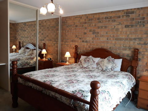 Acacia Apartments - Stayed 10