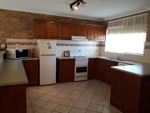 Acacia Apartments - Stayed 3