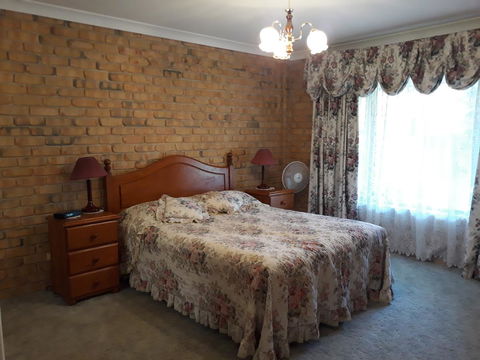 Acacia Apartments - Stayed 7