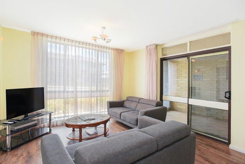 The Dolphins Beachfront Apartments - Stayed 5
