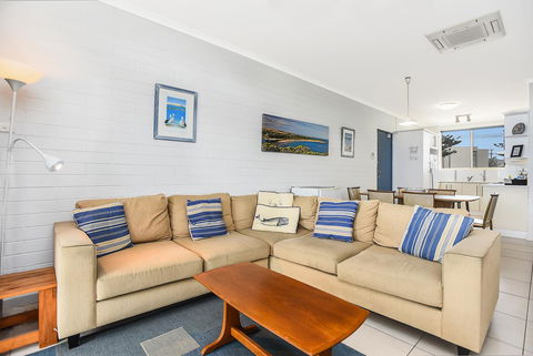 The Dolphins Beachfront Apartments - Stayed 11