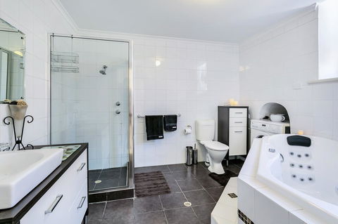 \'THE CHURCH\' Guest Home, Gawler Barossa Region - Stays Accommodation 5