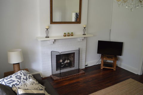 Two Cow Cottage Bed & Breakfast - Stayed 11