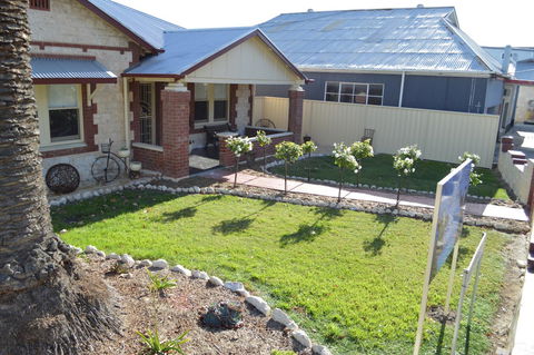 Two Cow Cottage Bed & Breakfast - Stayed 18