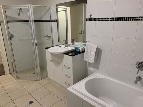 Ensenada Motor Inn And Suites - Stayed 25