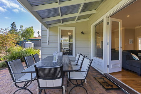 Grandview Accommodation - The Elm Tree Apartments - Stayed 27