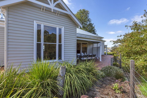 Grandview Accommodation - The Elm Tree Apartments - Stayed 24