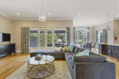 Grandview Accommodation - The Elm Tree Apartments - Stayed 4