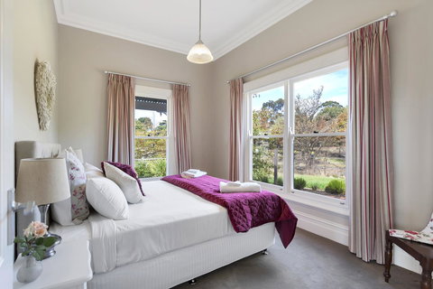 Grandview Accommodation - The Elm Tree Apartments - Stayed 12