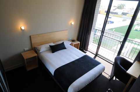 Mansfield Park Hotel - Stays Accommodation 12
